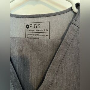 Figs Gray Women's Scrub Set